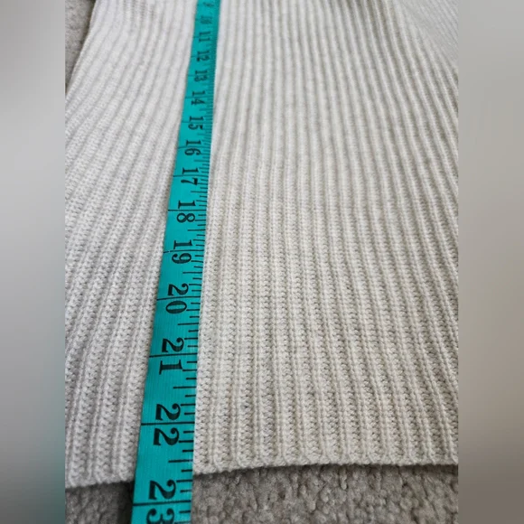 Vince  Wool And Cashmere Cream Ribbed Cardigan with Buttons. Size XS - Picture 11 of 11